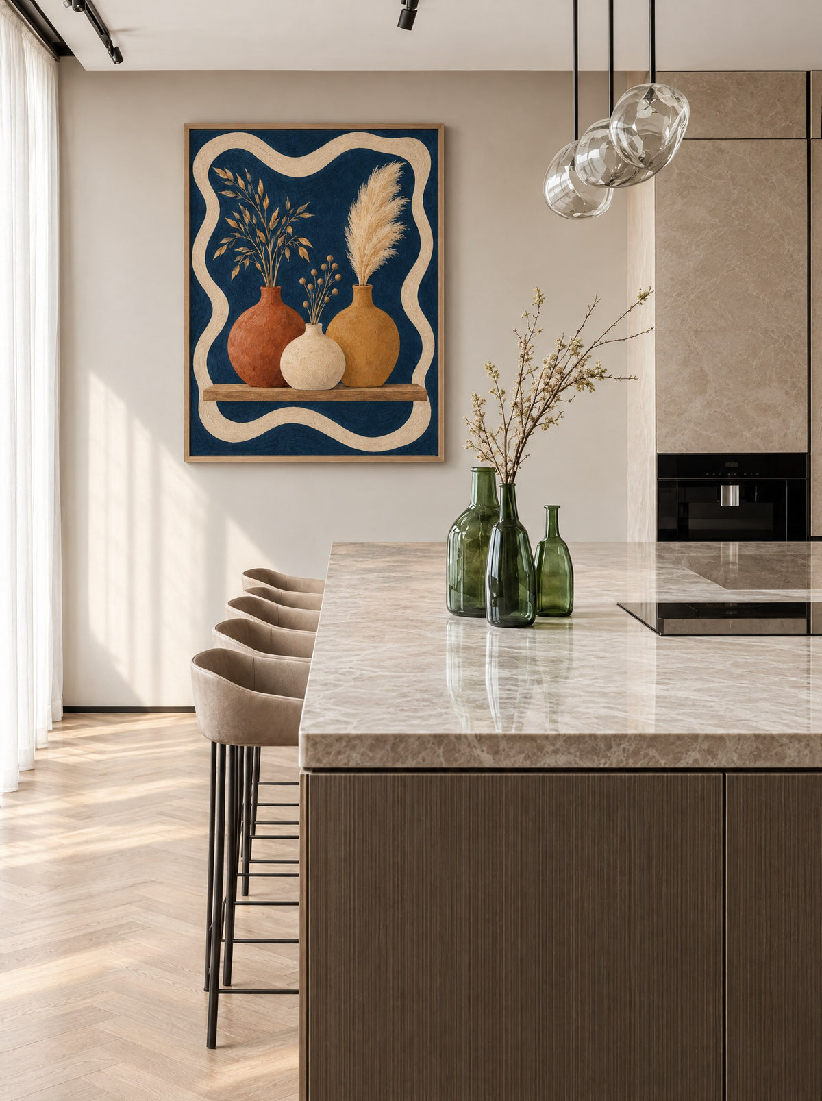 Drie Vazen op Marineblauw met natuur houten lijst aan de muur in de slaapkamer