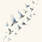 Aquarel van een zwerm vogels met blauwe en grijze vleugels die schuin omhoog vliegen tegen een crèmekleurige achtergrond.