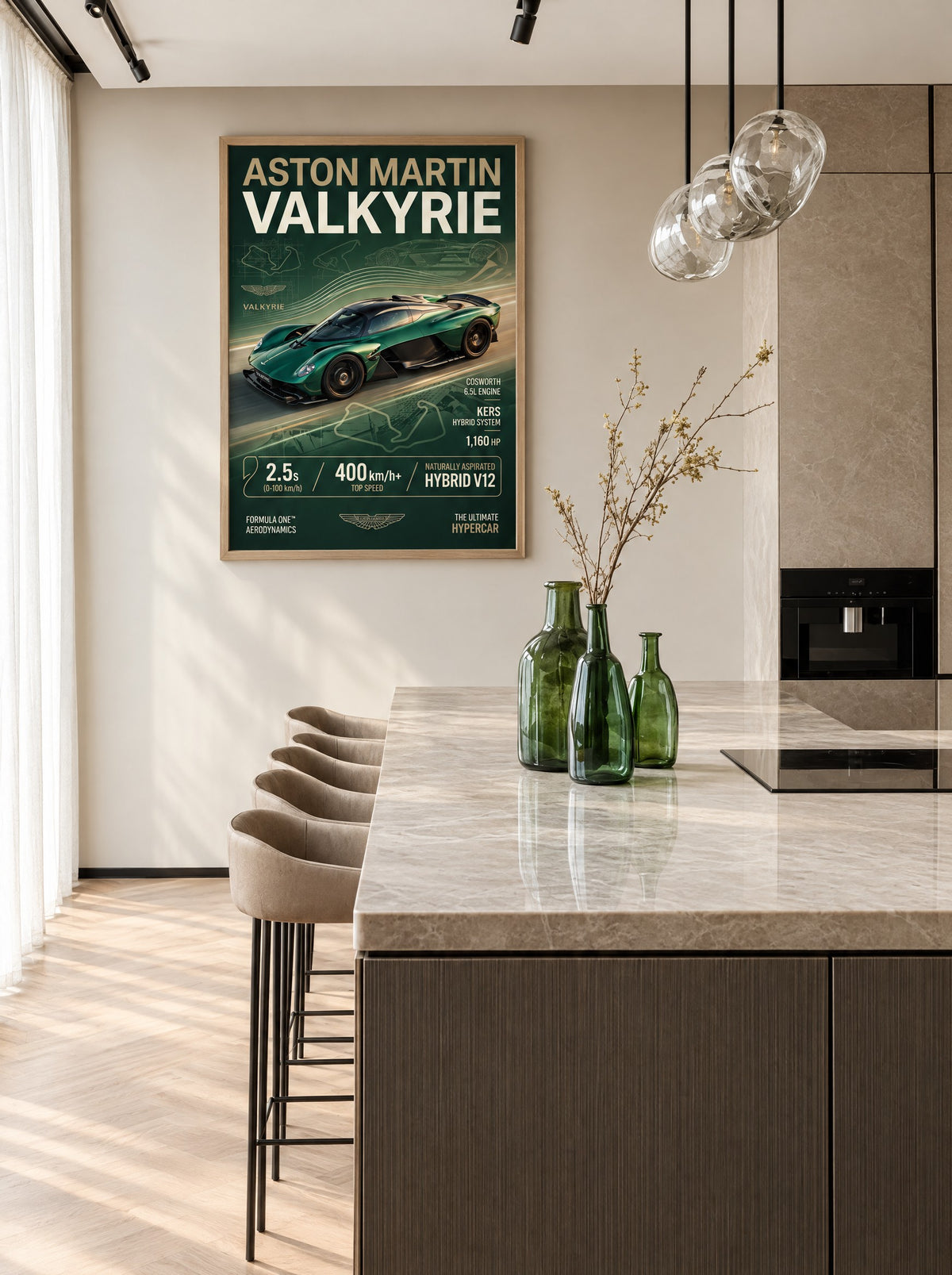 Aston Martin Valkyrie met natuur houten lijst aan de muur in de woonkamer