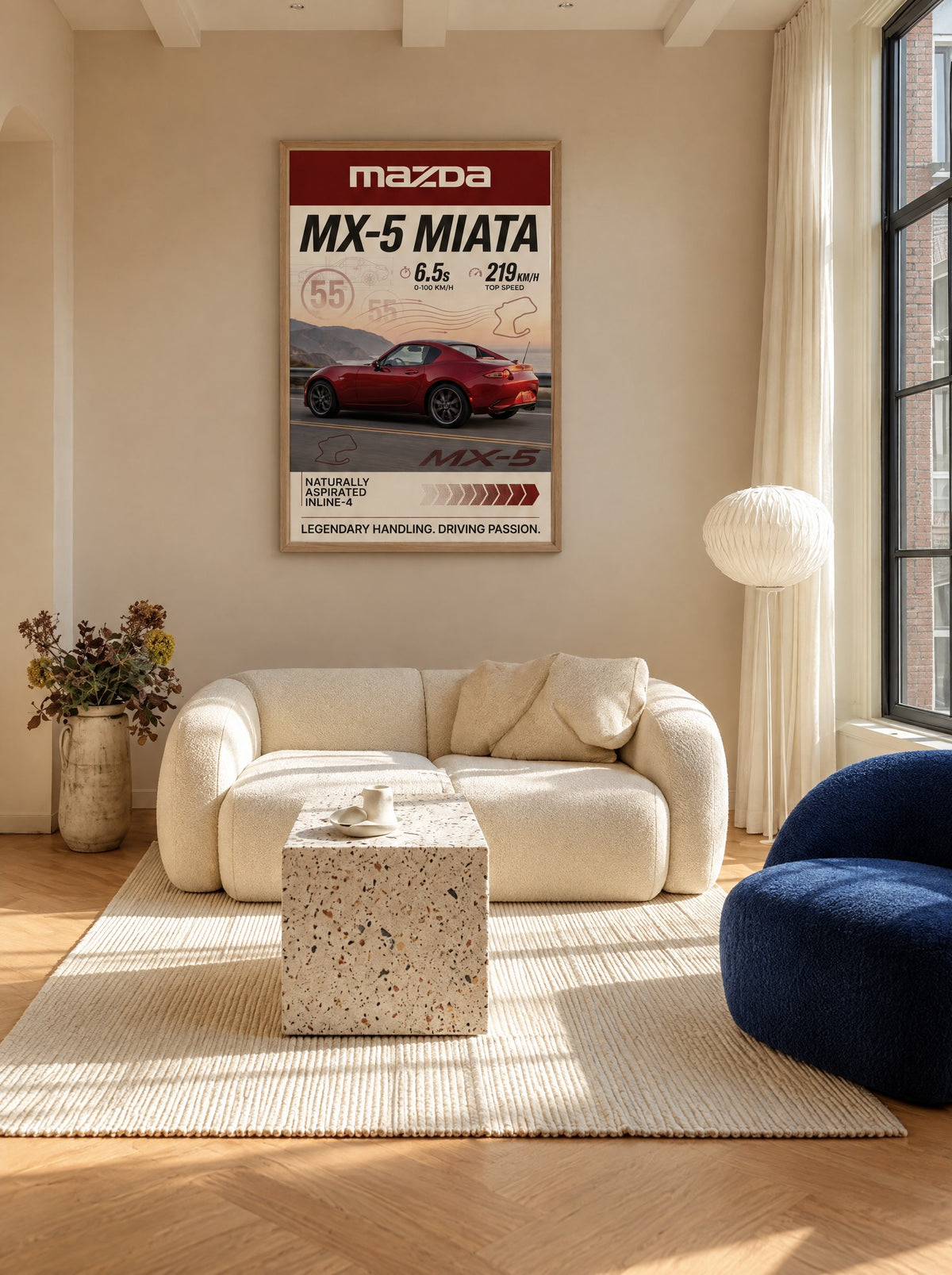 Mazda MX-5 Miata met natuur houten lijst aan de muur in de slaapkamer