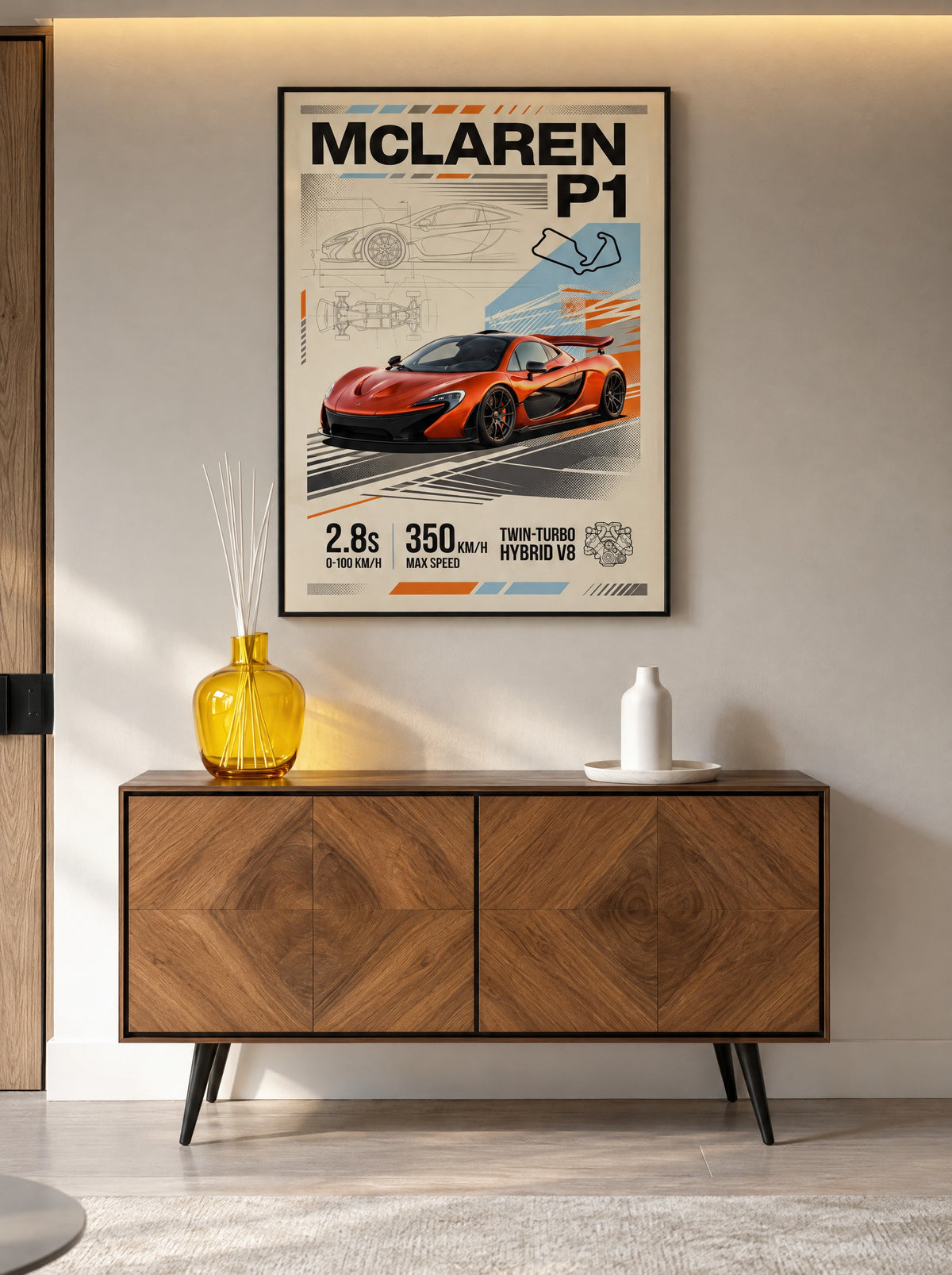 McLaren P1 met zwarte lijst aan de muur in de woonkamer