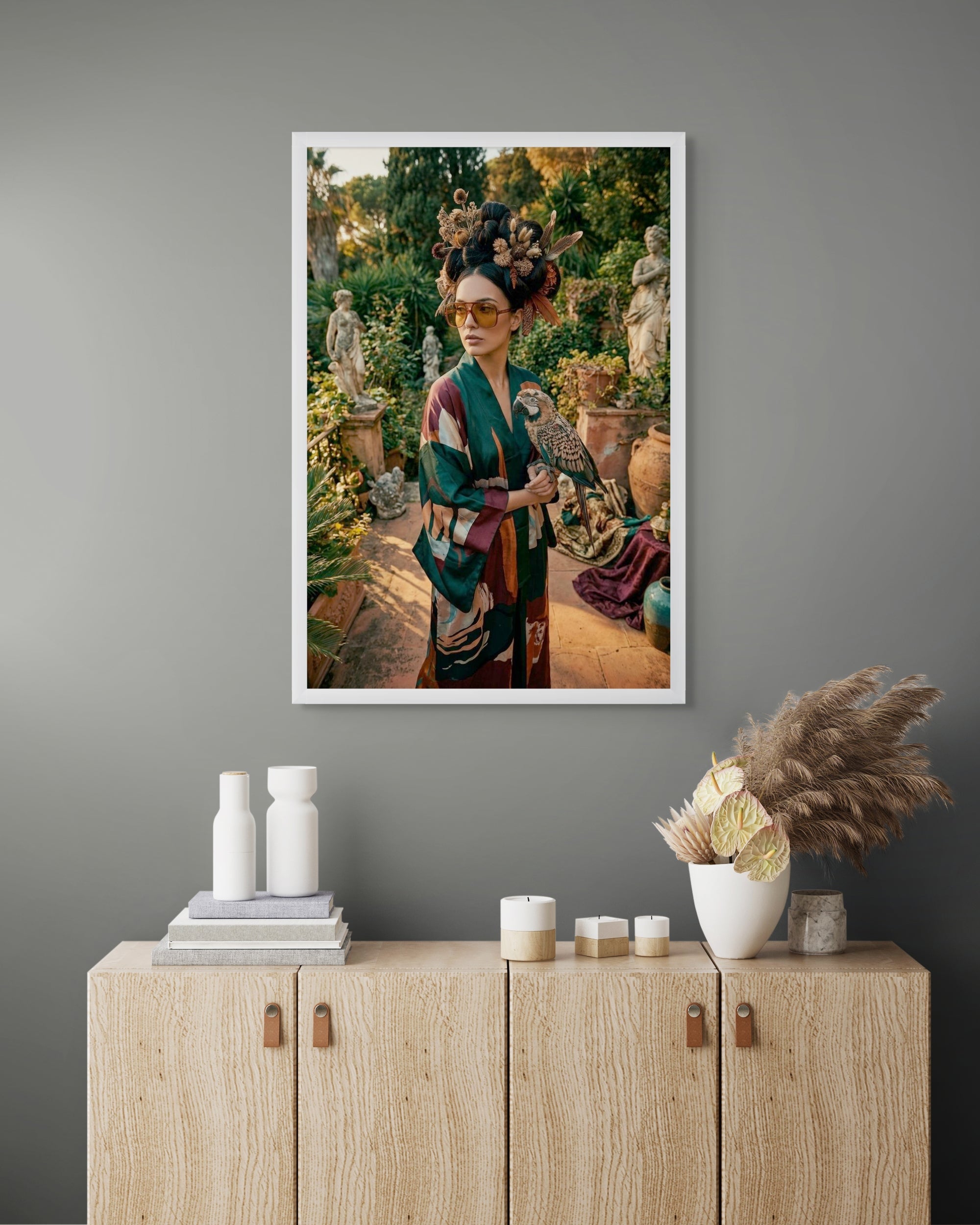 Vrouw met Papegaai Wanddecoratie – Kleurrijk Portret Canvas Print
