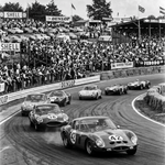 Klassieke Coupe Parade – vintage motorsport wanddecoratie