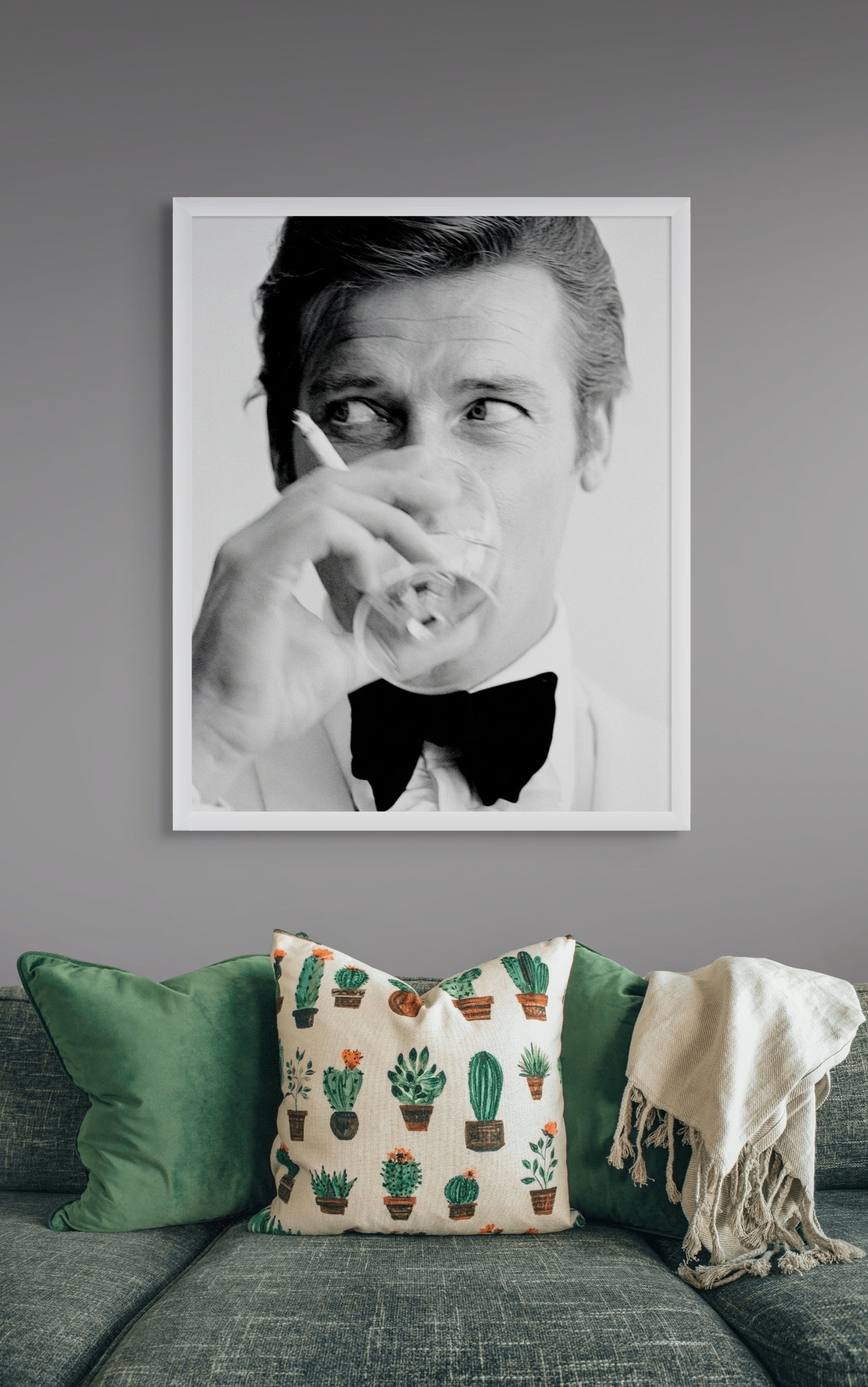 Midnight Martini Gentleman – Wandbild auf Leinwand, Aluminium oder Poster