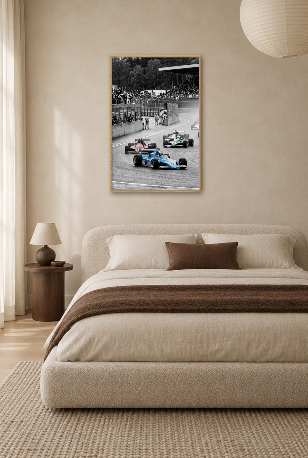 Blauw Voorop Wandbild mit Naturholzrahmen an der Wand im Schlafzimmer