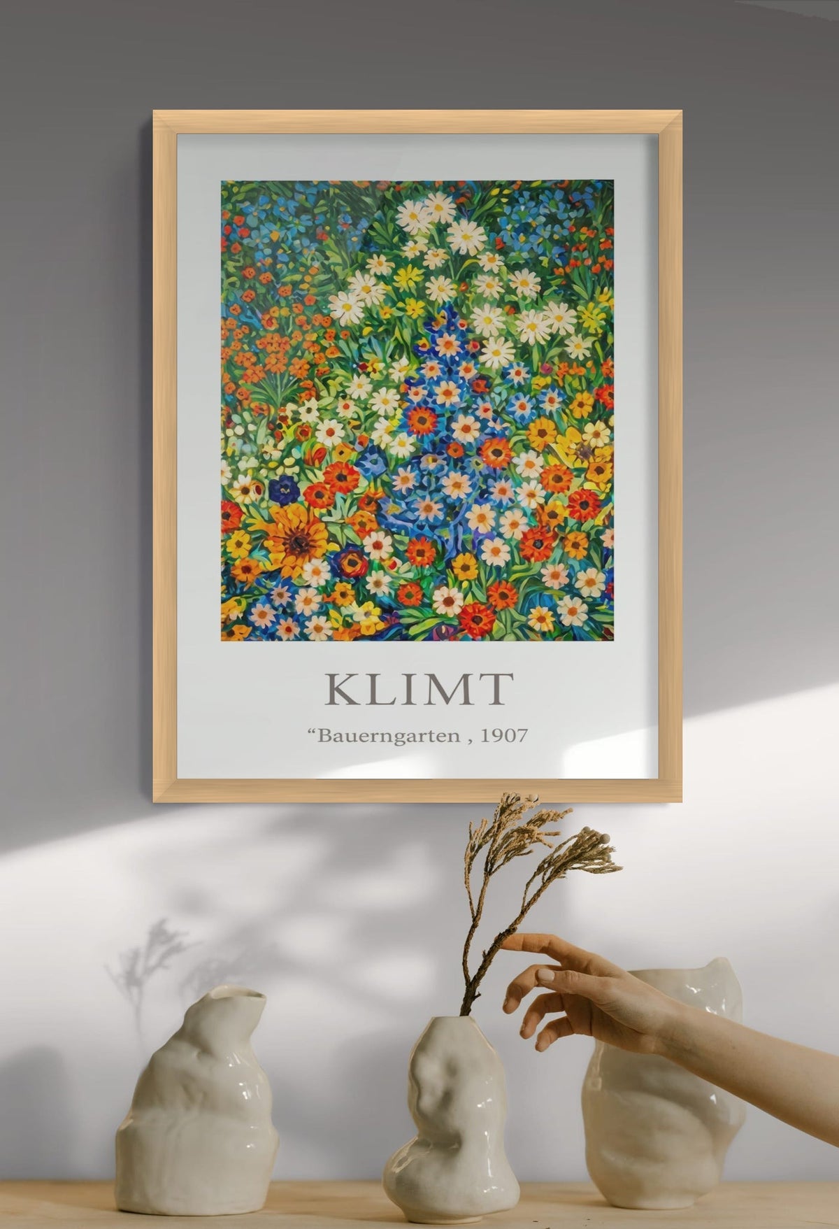 Schilderij met natuur houten lijst aan de muur