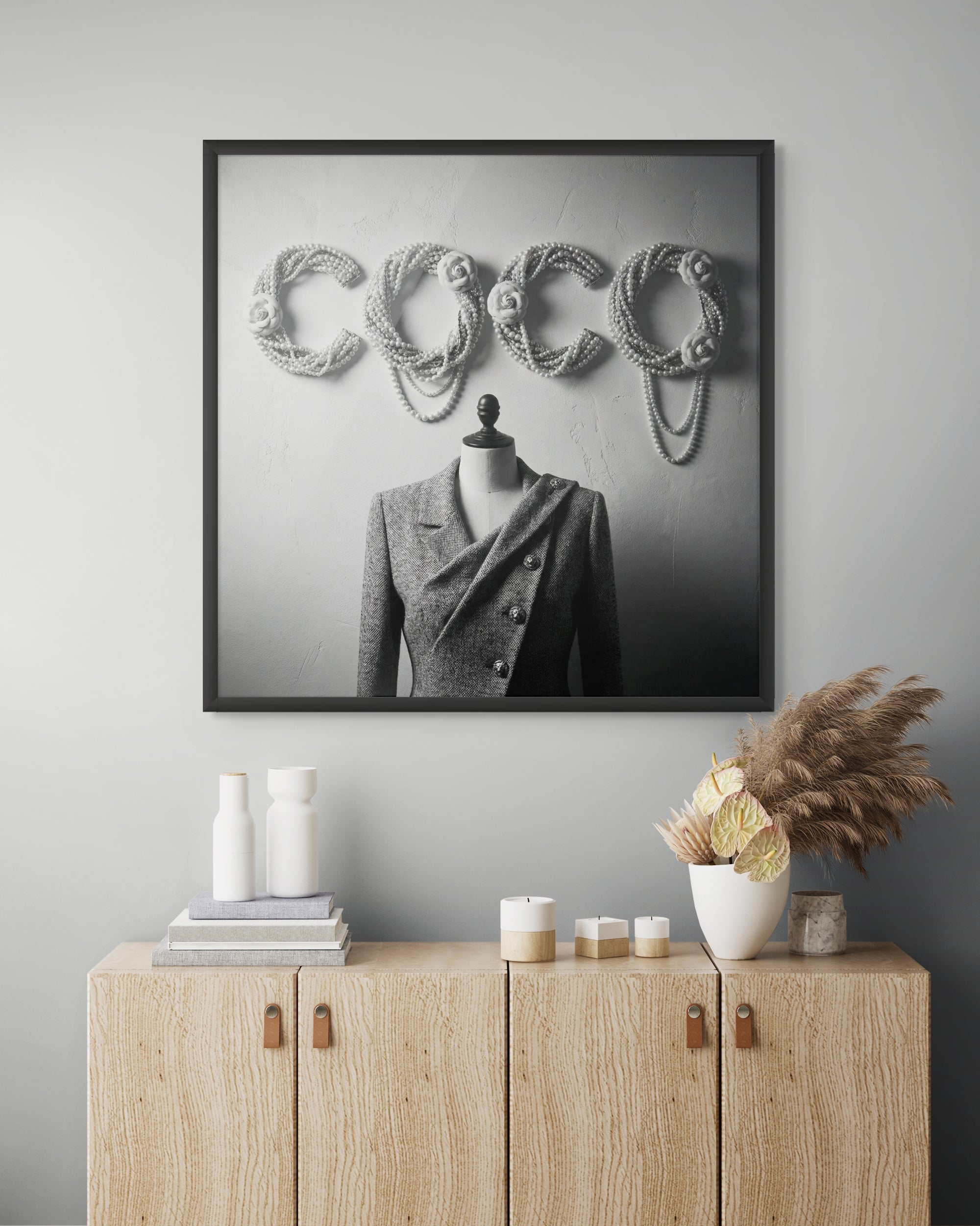 Luxe Vrouw Portret Wanddecoratie Parels – Elegante Canvas Print