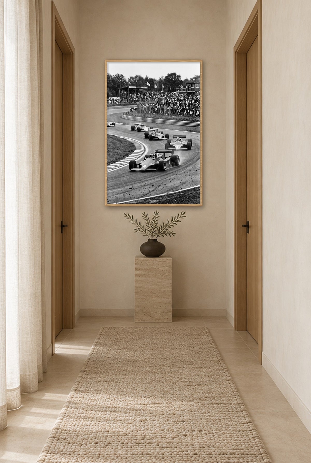 De Kopgroep wall art with natural wood frame on the wall in the hallway