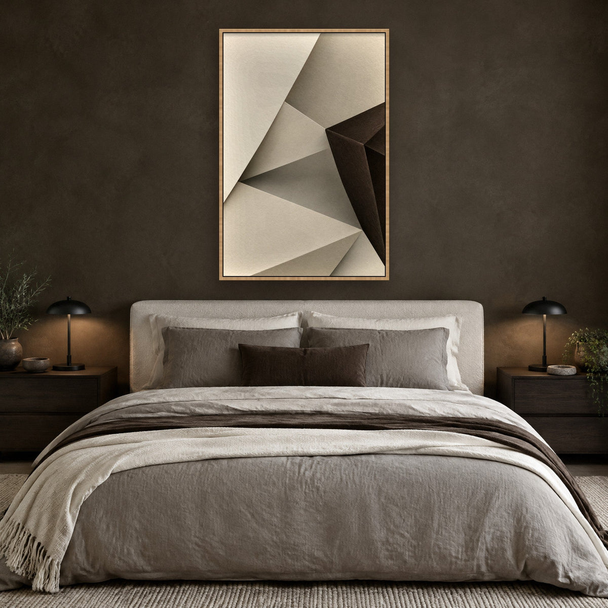 Gefaltetes Licht in Elfenbein und Braun Wandbild mit Naturholzrahmen an der Wand im Schlafzimmer