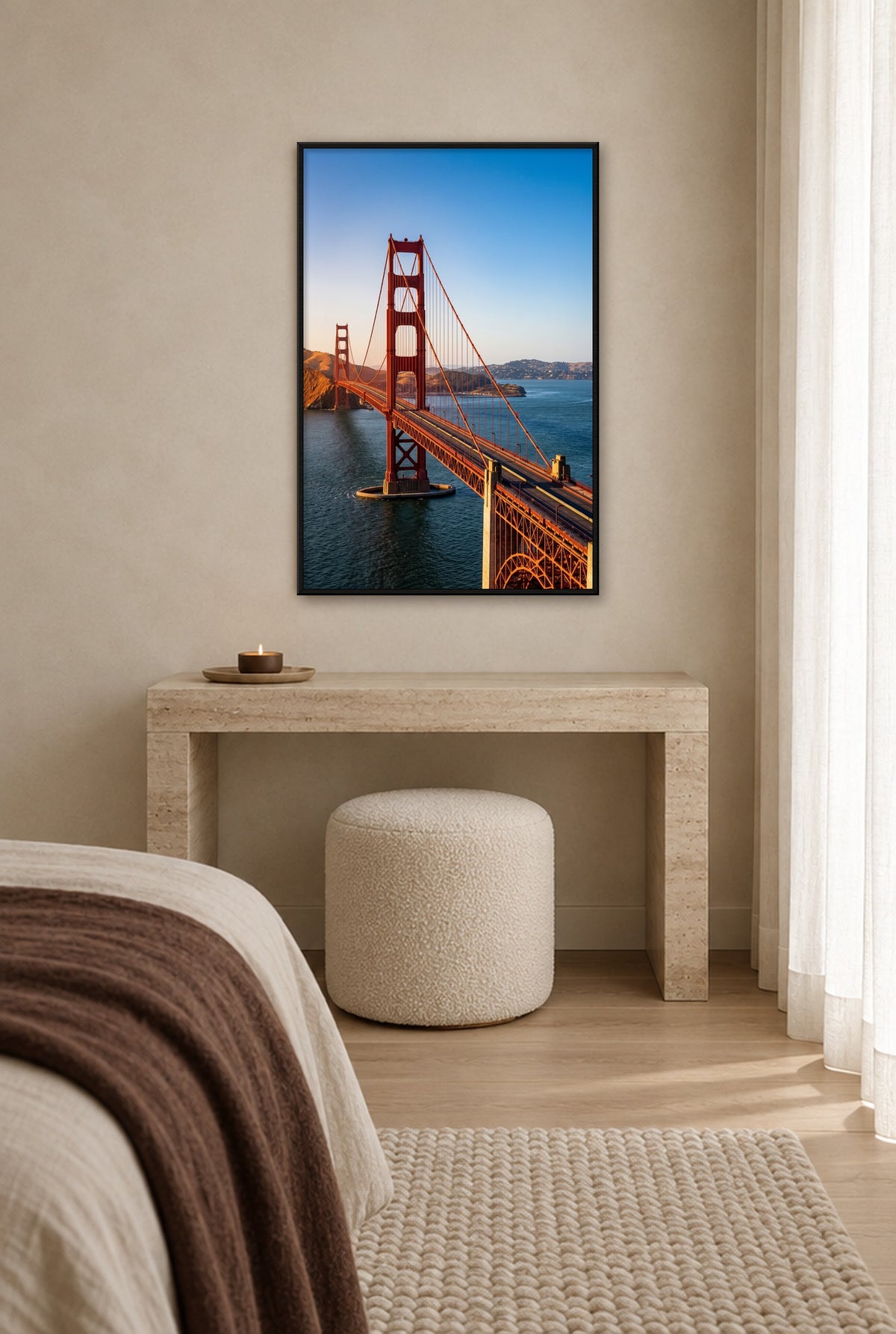 Golden Gate bij Zonsondergang Schilderij met zwarte lijst aan de muur in de slaapkamer