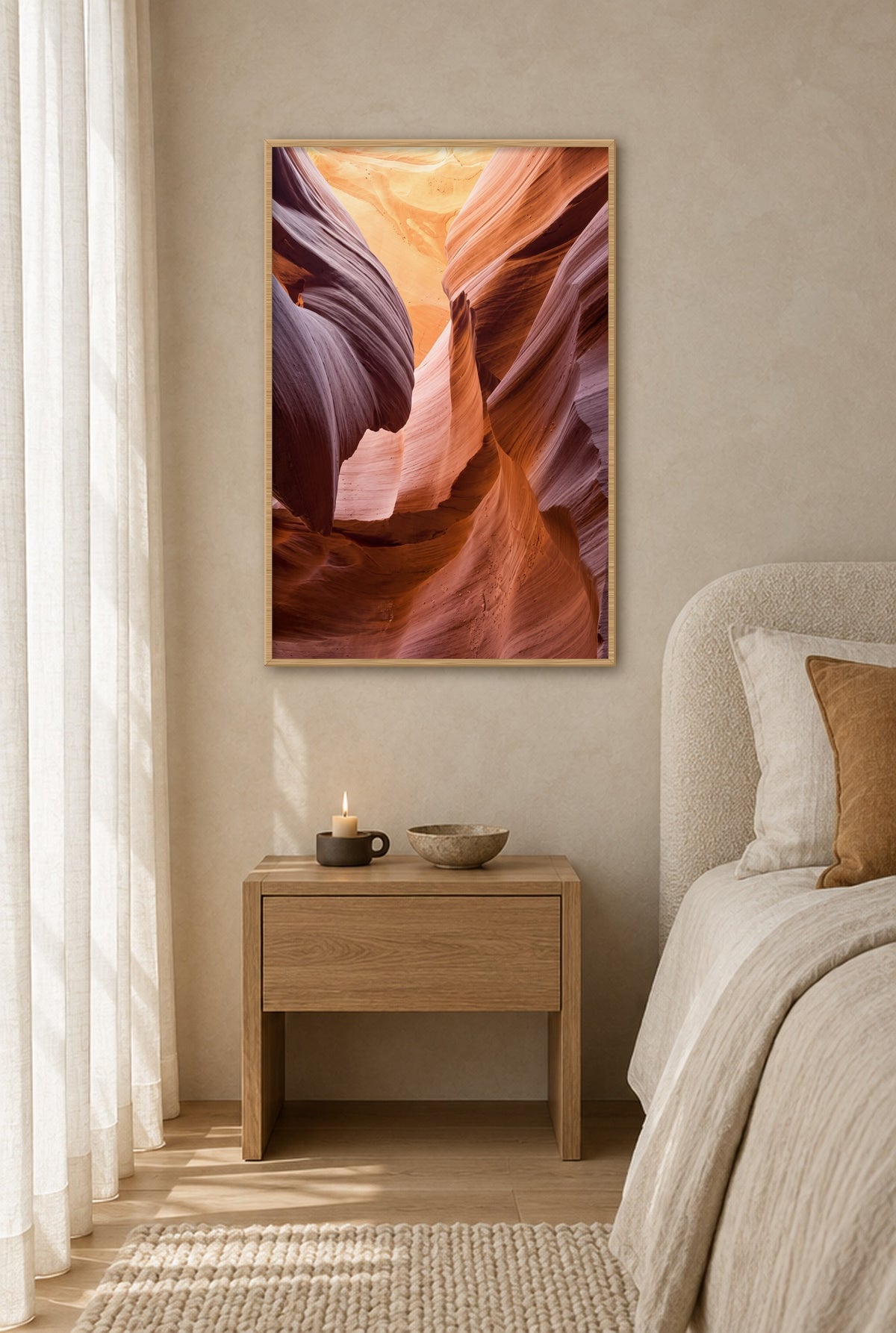 Golvend Zandsteen Canyon Wandbild mit Naturholzrahmen an der Wand im Schlafzimmer