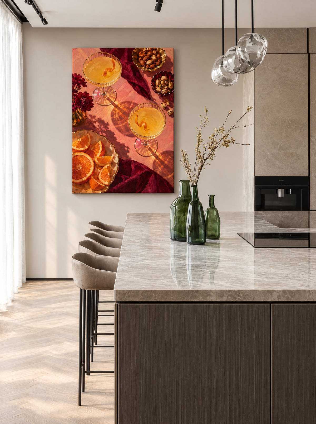 Gouden Cocktails op Roze Tafel als canvas zonder lijst aan de muur