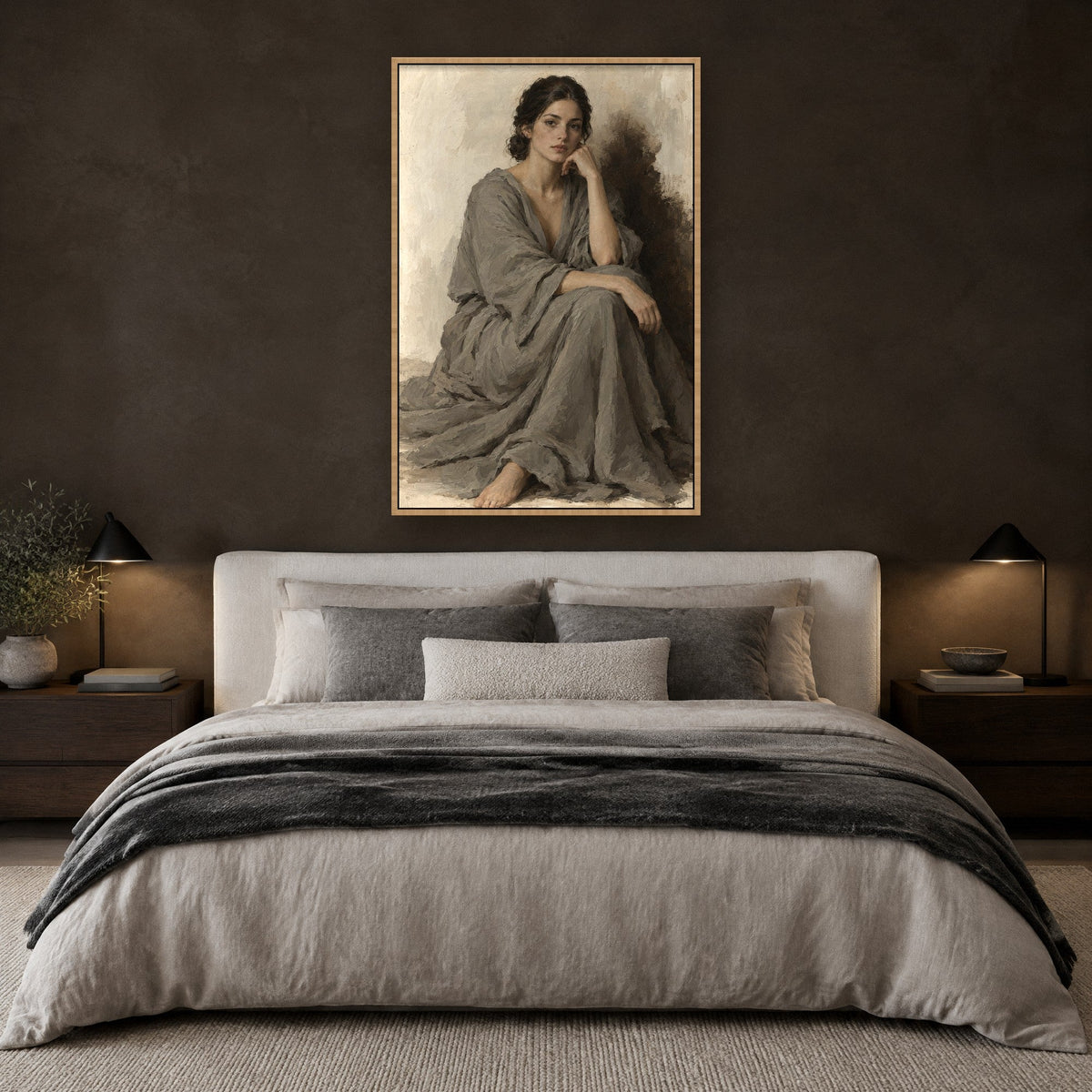 Frau im grauen Tuch Wandbild mit Naturholzrahmen an der Wand im Schlafzimmer