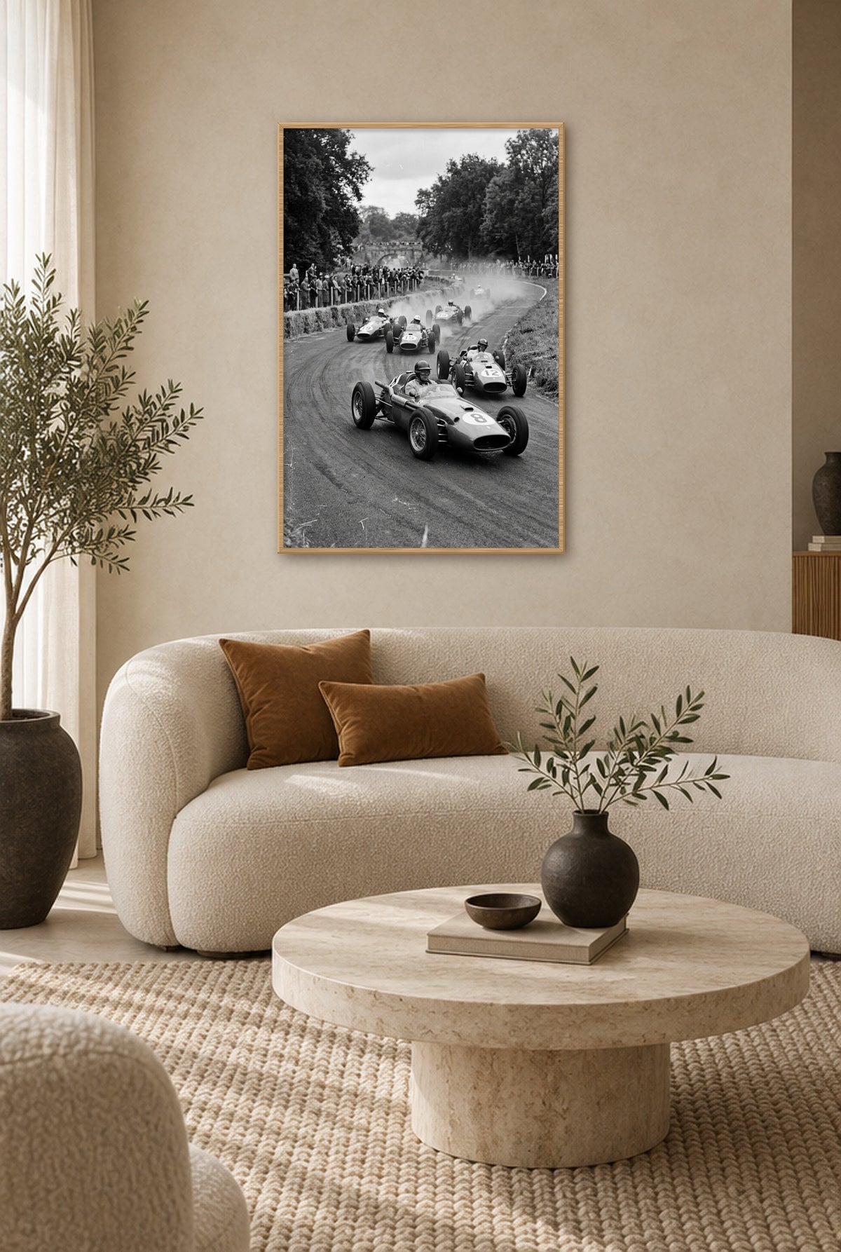 Groene Voorsprong Wandbild mit Naturholzrahmen an der Wand im Wohnzimmer