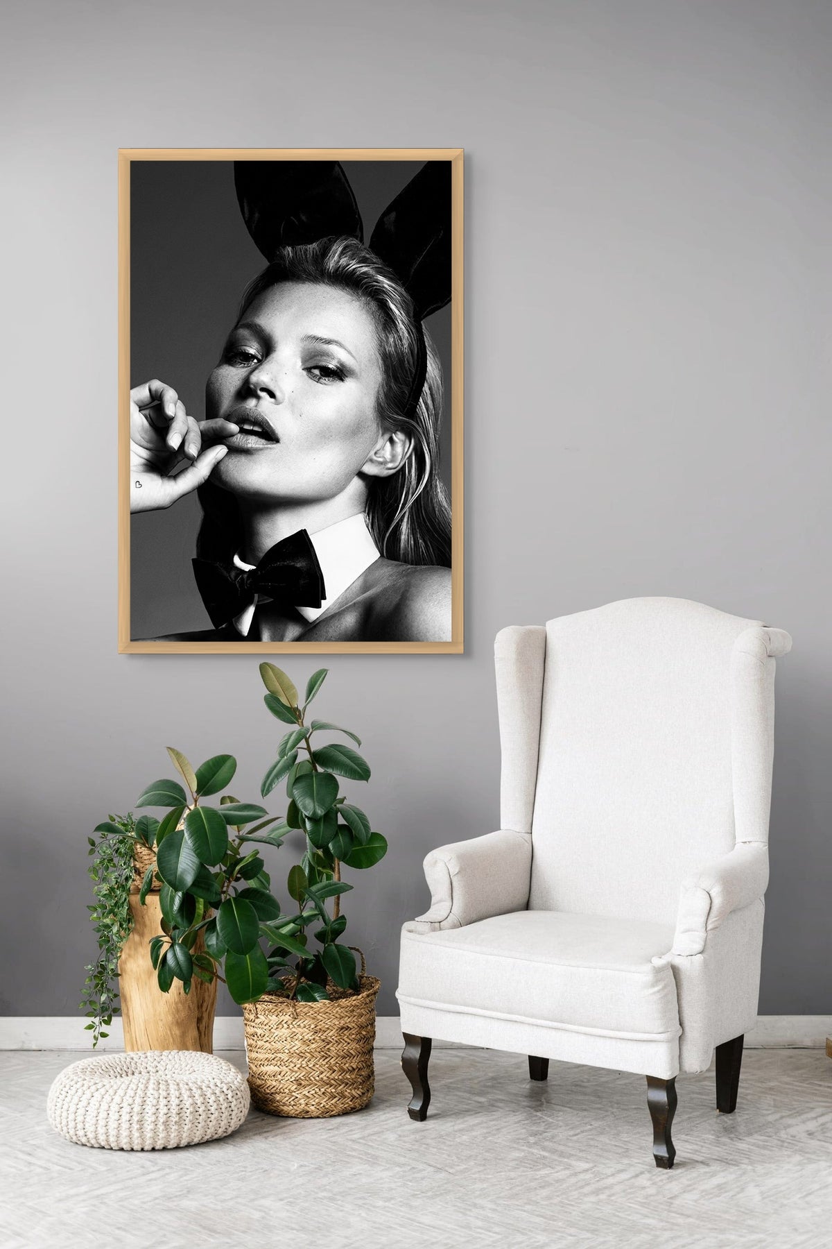 Schilderij met natuur houten lijst aan de muur