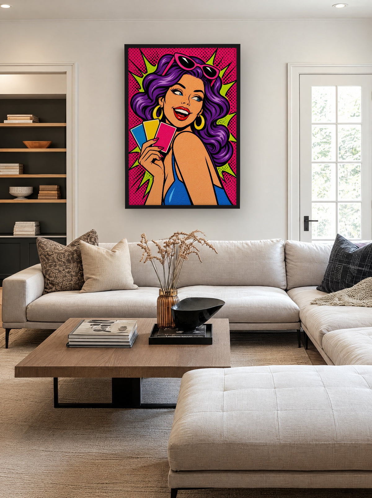 Lachende Popart Vrouw met Kleurkaarten met zwarte lijst aan de muur