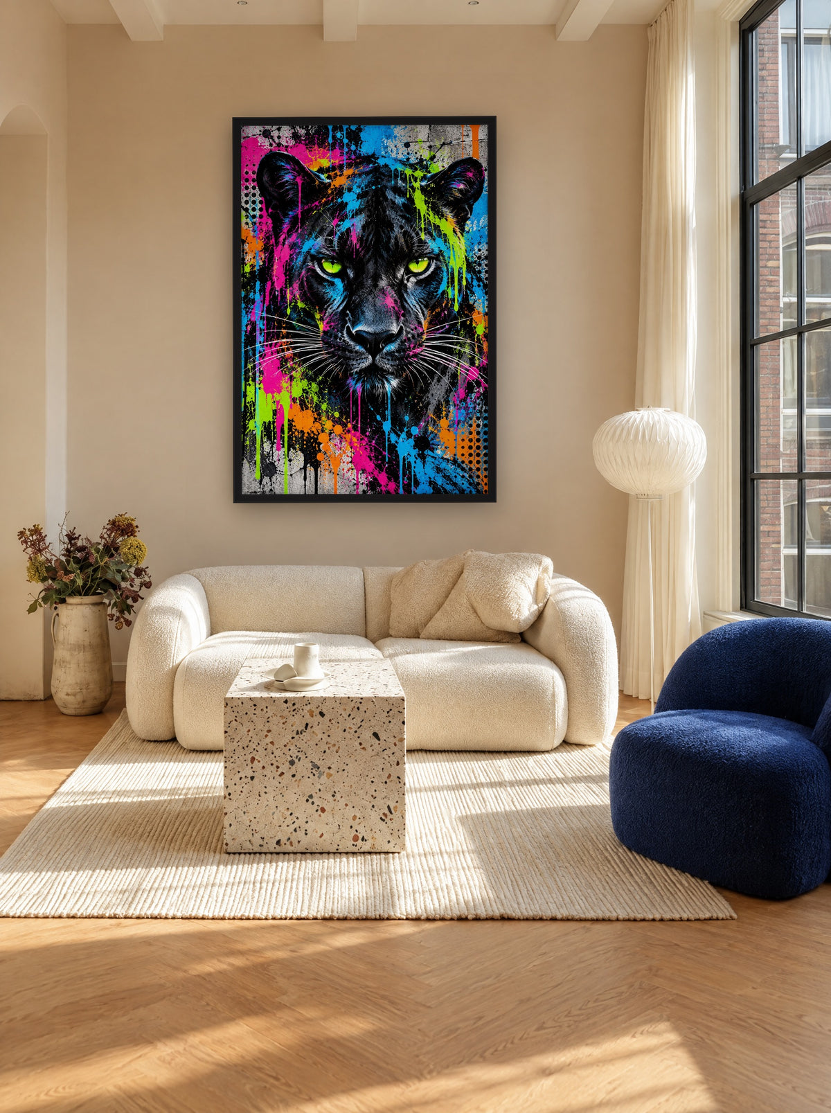 Neon Panter Streetart met zwarte lijst aan de muur