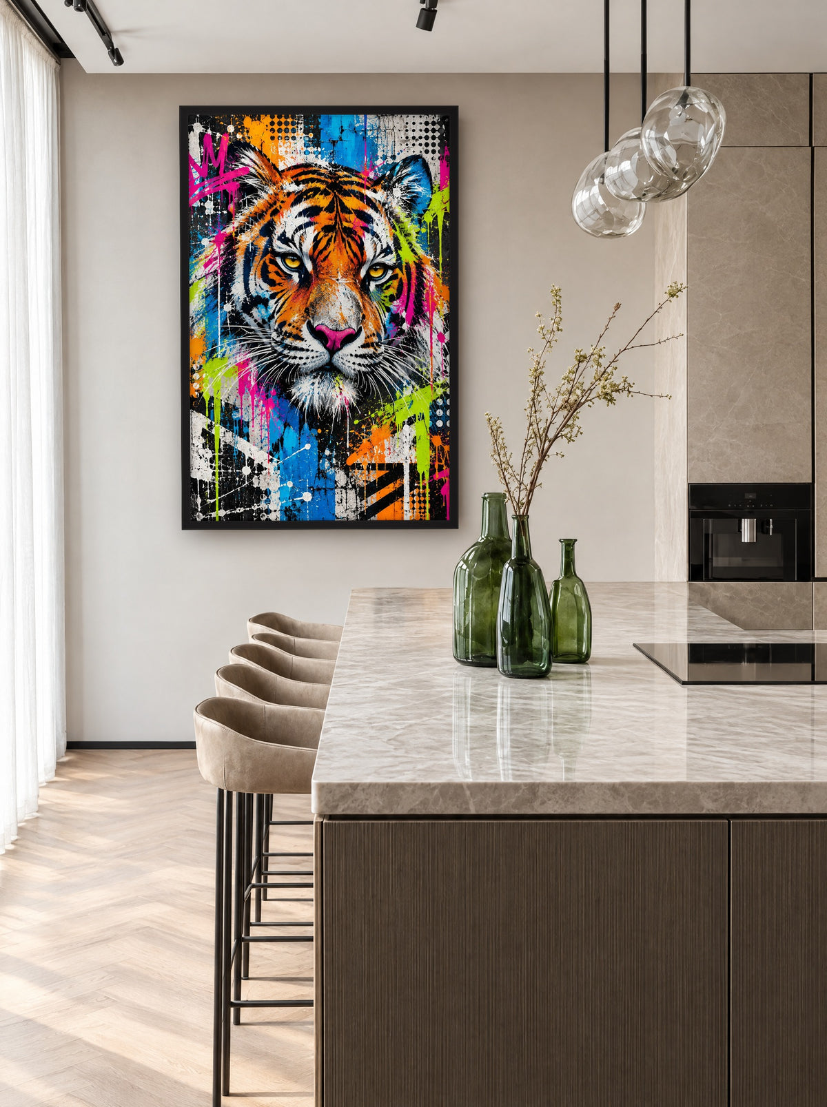 Neon Tijger Streetart met zwarte lijst aan de muur