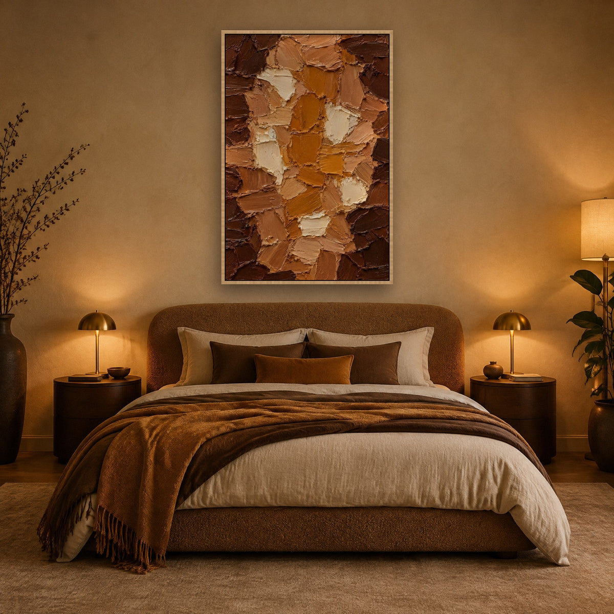 Ockerglühen mit Spachtel Wandbild mit Naturholzrahmen an der Wand im Schlafzimmer