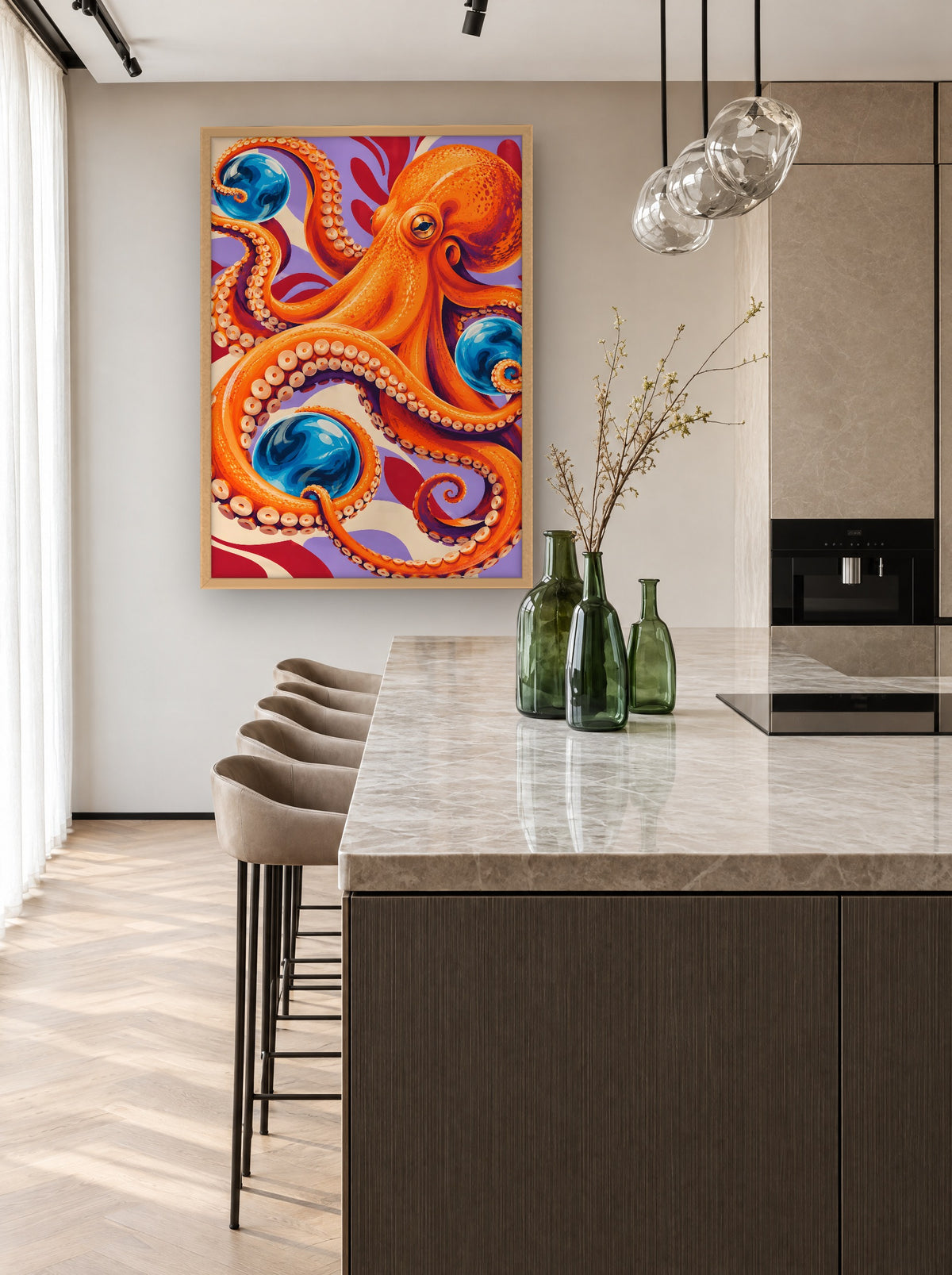 Oranje Octopus met Drie Azuurbollen met natuur houten lijst aan de muur