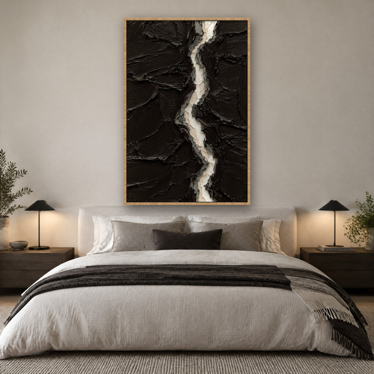 Notenhout Breuk in Zwartbruin Schilderij met natuur houten lijst aan de muur in de slaapkamer