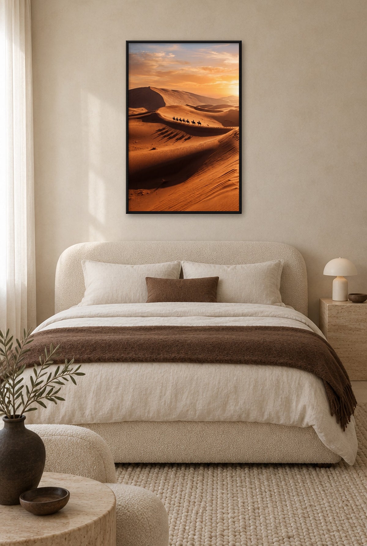 Woestijnruiters Wandbild mit schwarzem Rahmen an der Wand im Schlafzimmer