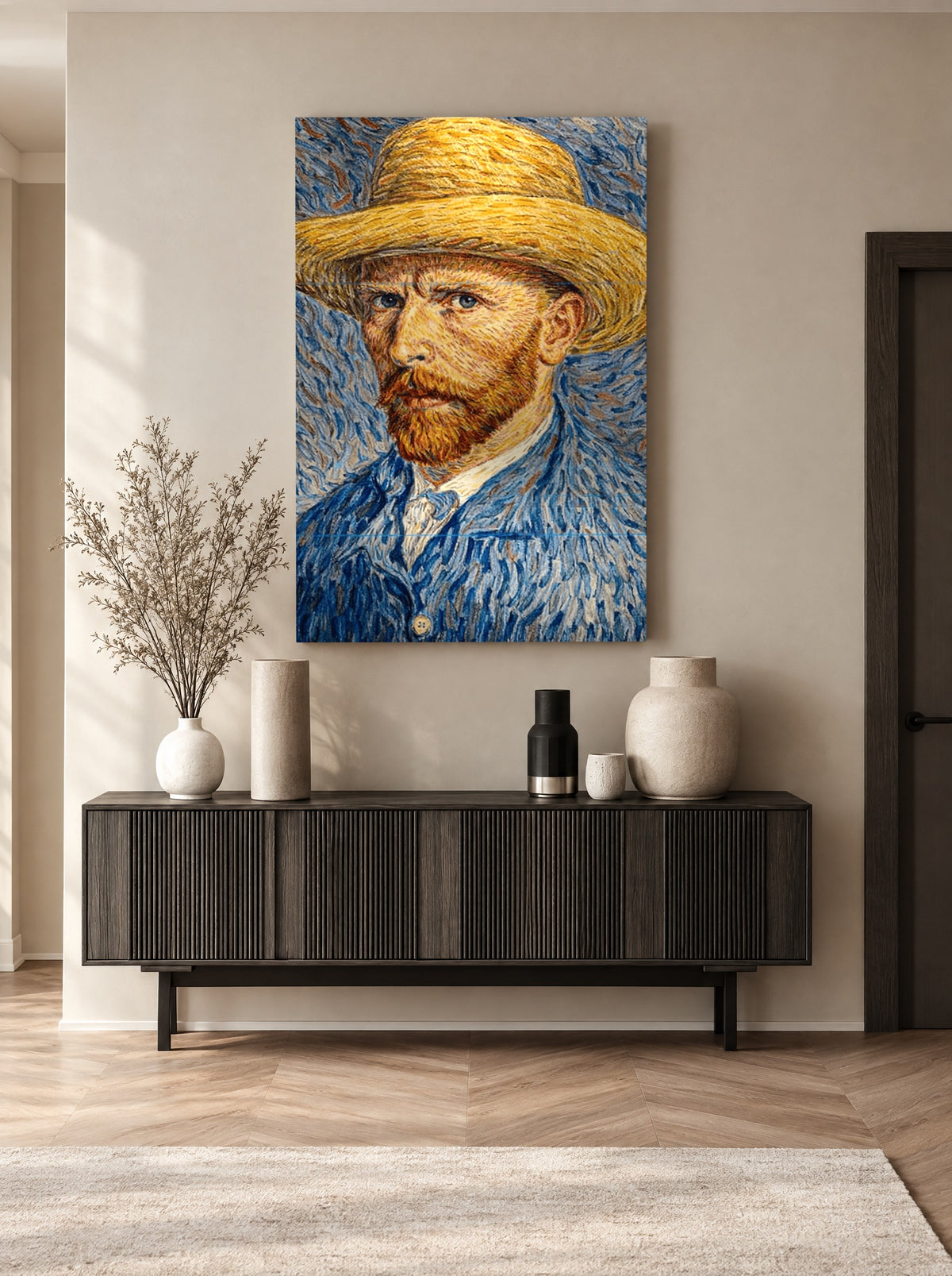 Zelfportret met Strohoed als canvas zonder lijst aan de muur