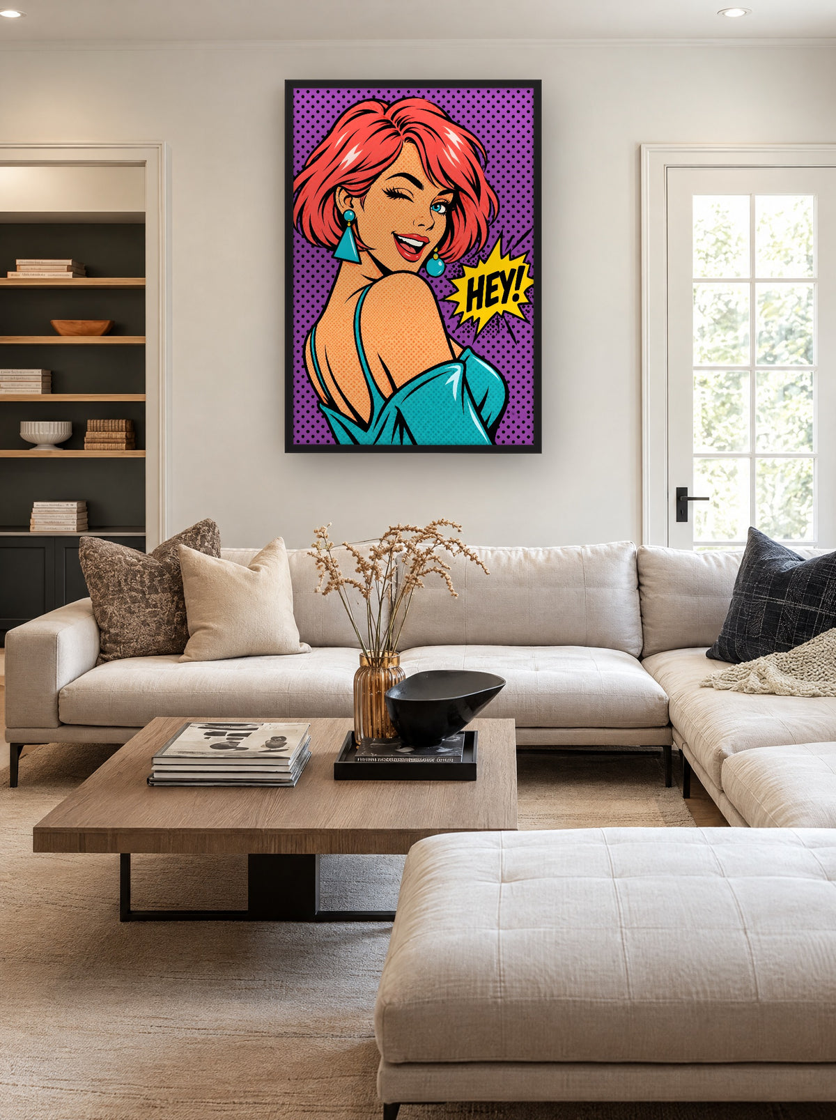 Zwaaiende Popart Vrouw met HEY! met zwarte lijst aan de muur